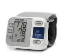 Тонометр автоматический Omron на запястье R3 интеллисенс